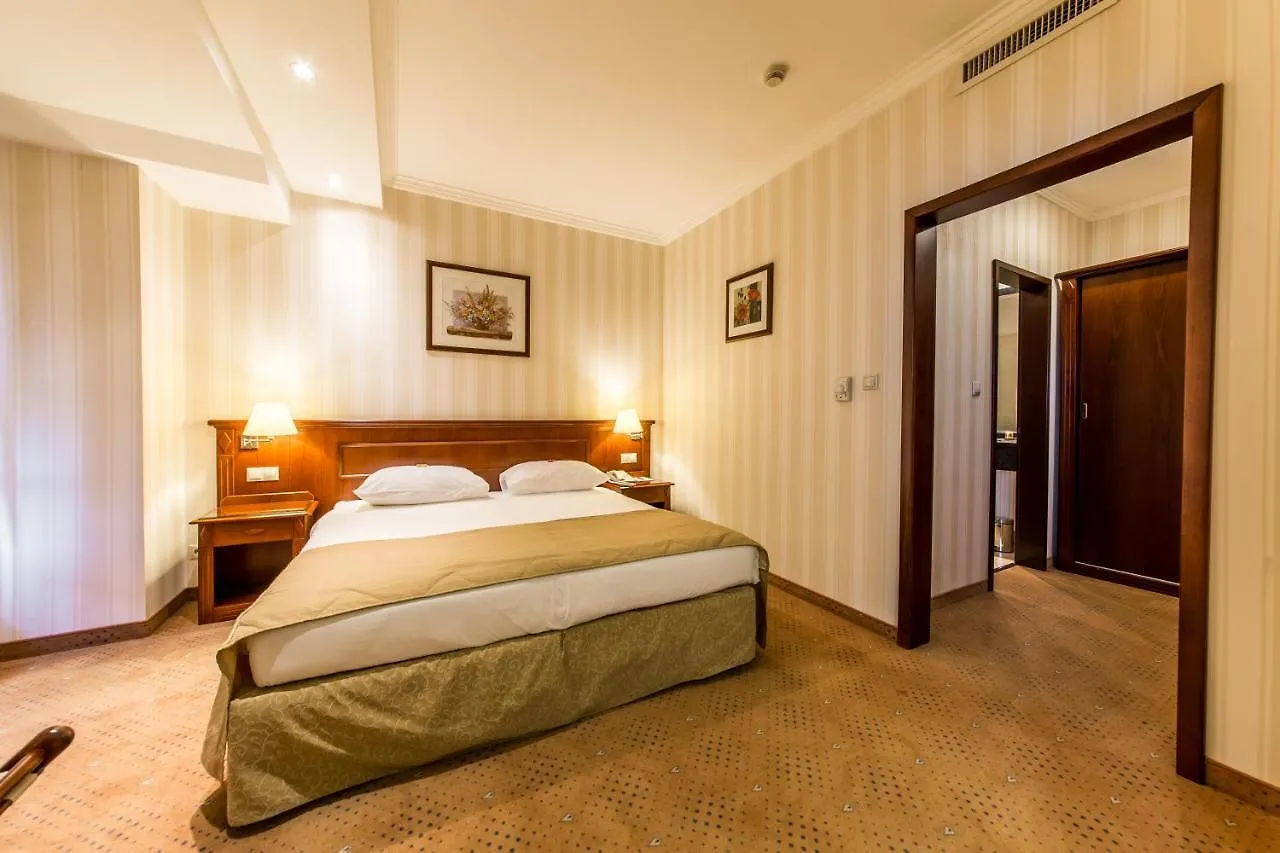 Ramada Hotel & Suites By Wyndham Bucharest North