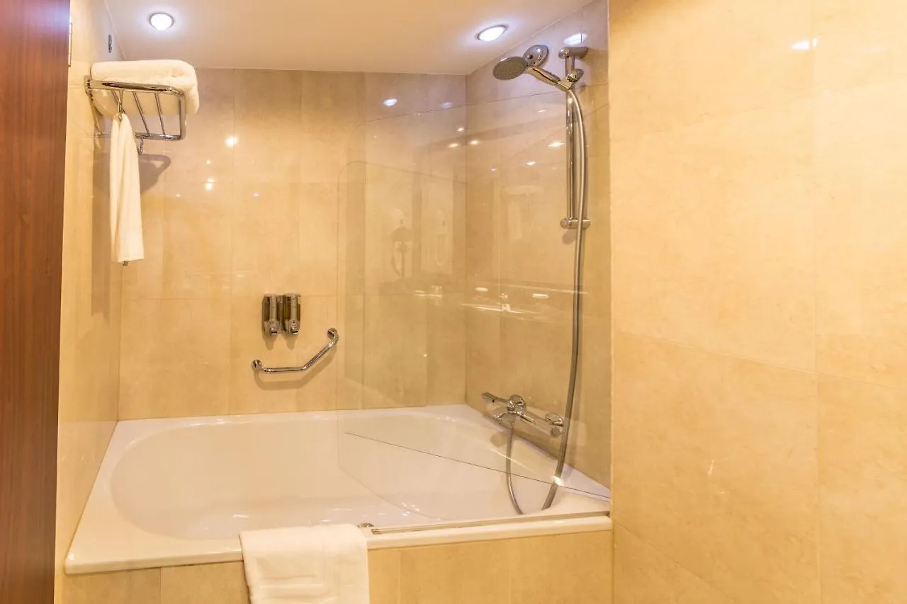 Ramada Hotel & Suites By Wyndham Bucharest North 4*,