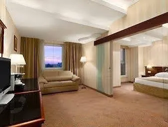 Ramada Hotel & Suites By Wyndham Bucharest North Románia