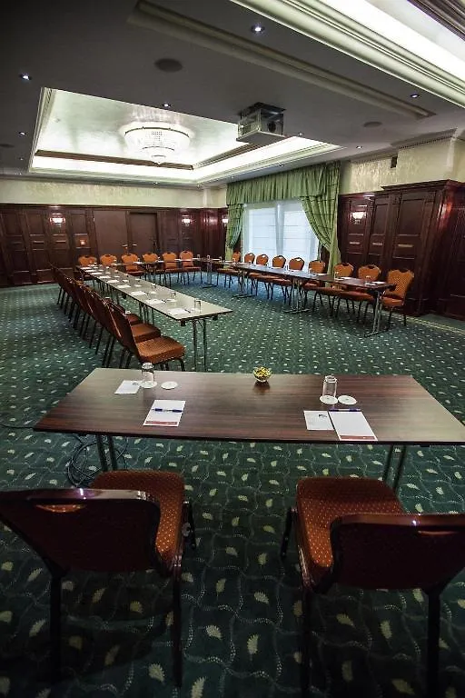Ramada Hotel & Suites By Wyndham Bucharest North