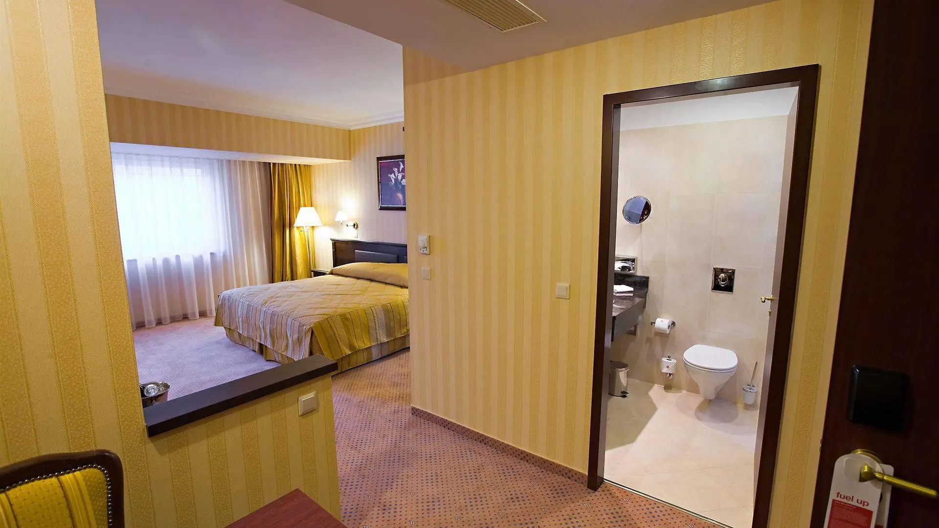 Ramada Hotel & Suites By Wyndham Bucharest North