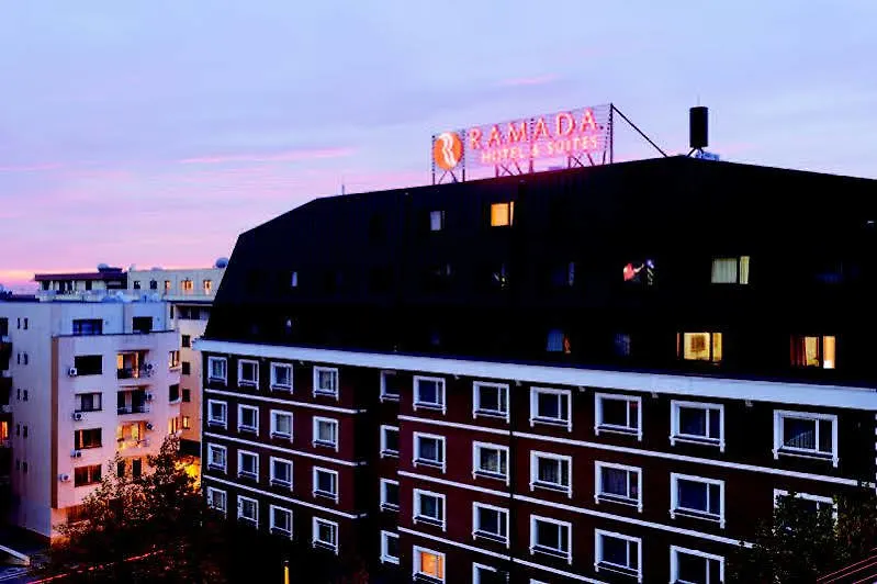Ramada Hotel & Suites By Wyndham Bucharest North Románia