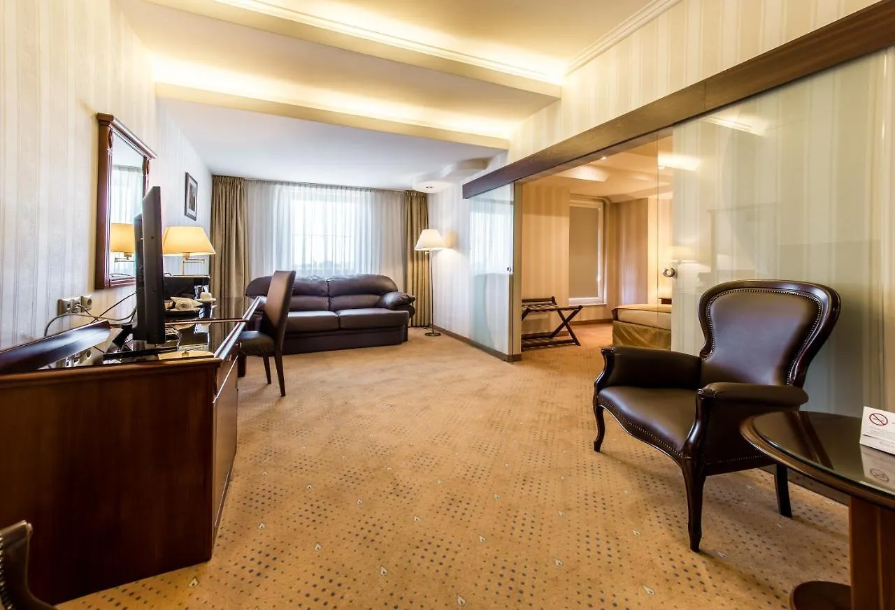 Ramada Hotel & Suites By Wyndham Bucharest North
