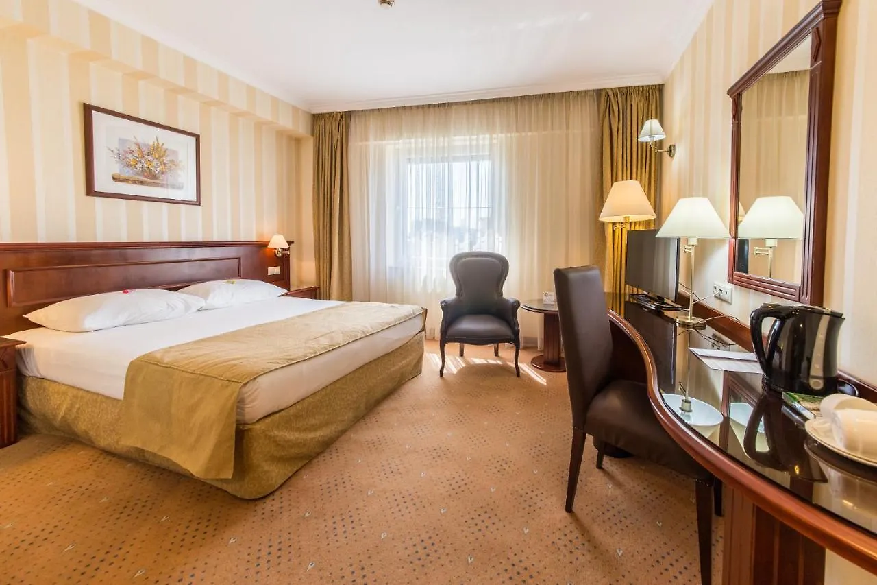 Ramada Hotel & Suites By Wyndham Bucharest North România