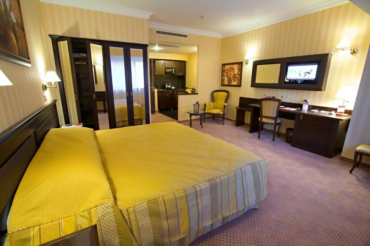 Ramada Hotel & Suites By Wyndham Bucharest North