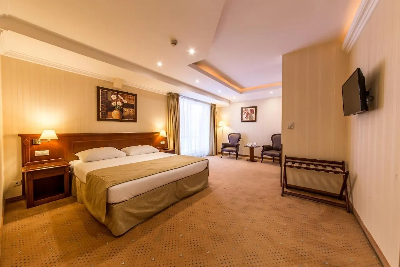 Ramada Hotel & Suites By Wyndham Bucharest North