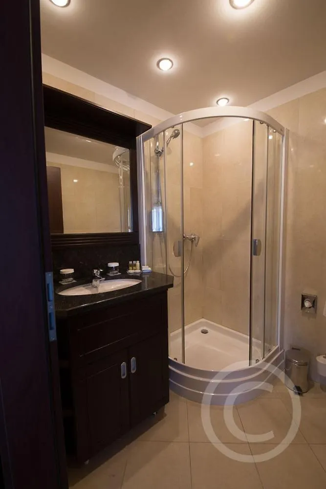 Ramada Hotel & Suites By Wyndham Bucharest North