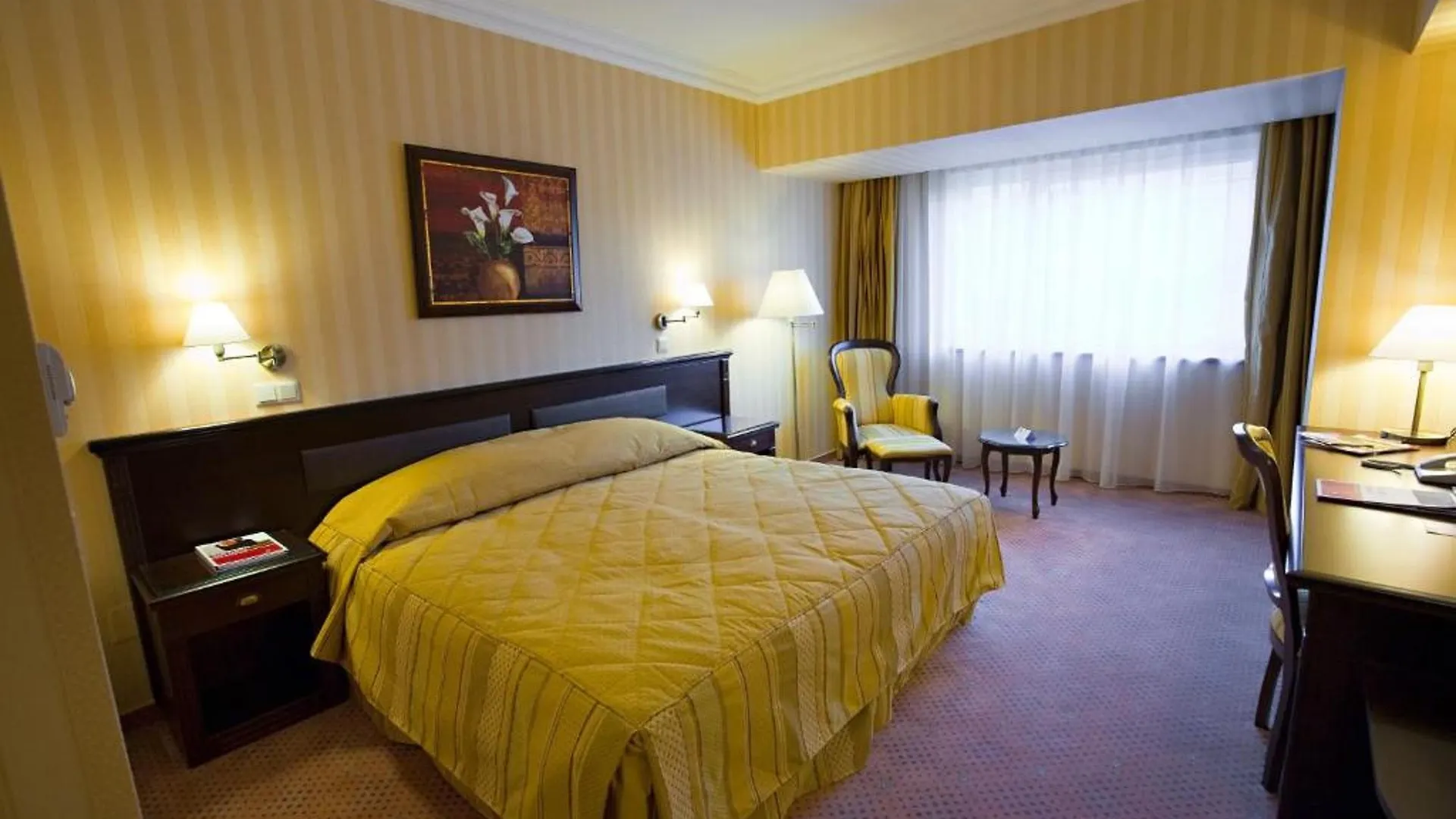 Ramada Hotel & Suites By Wyndham Bucharest North