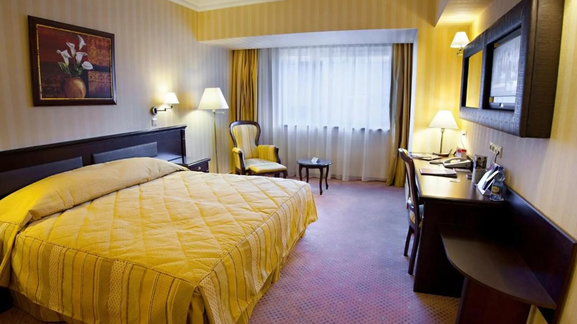 Ramada Hotel & Suites By Wyndham Bucharest North