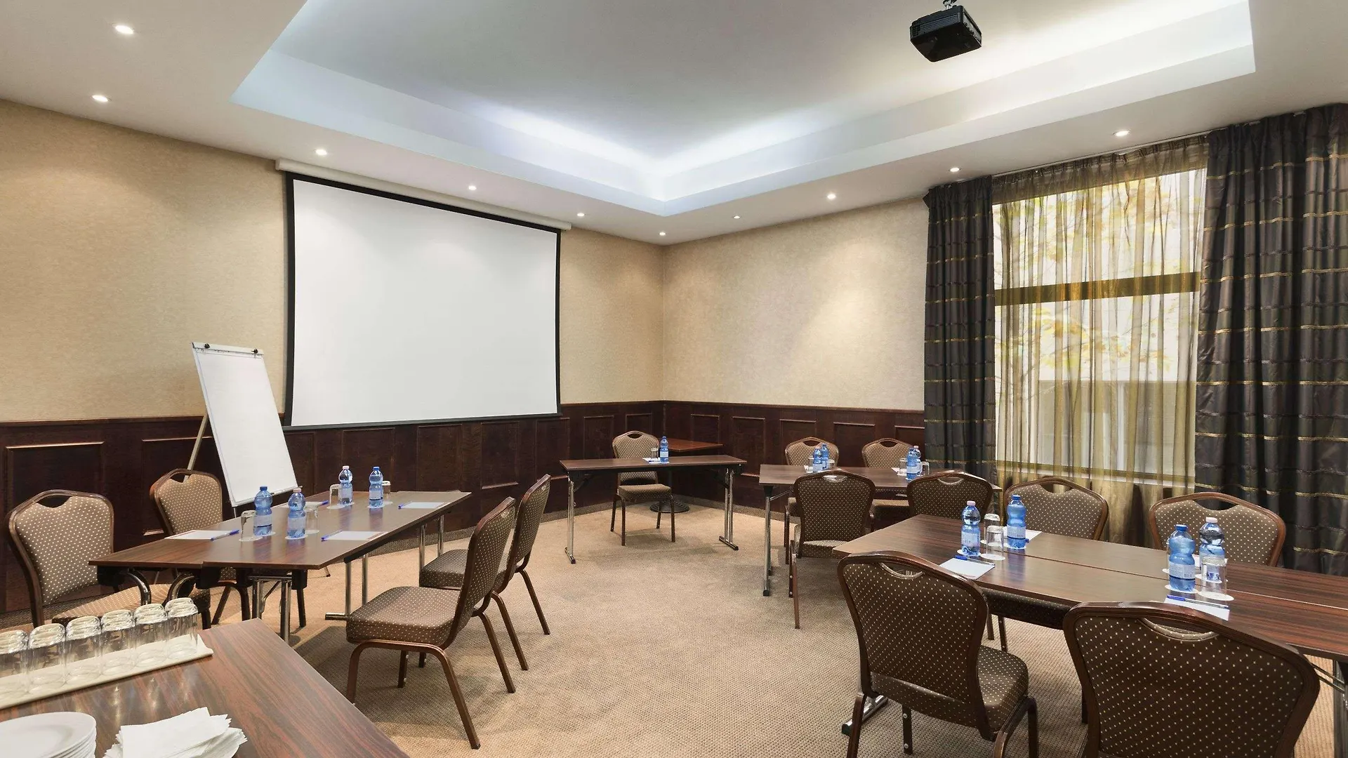 Ramada Hotel & Suites By Wyndham Bucharest North 4*,