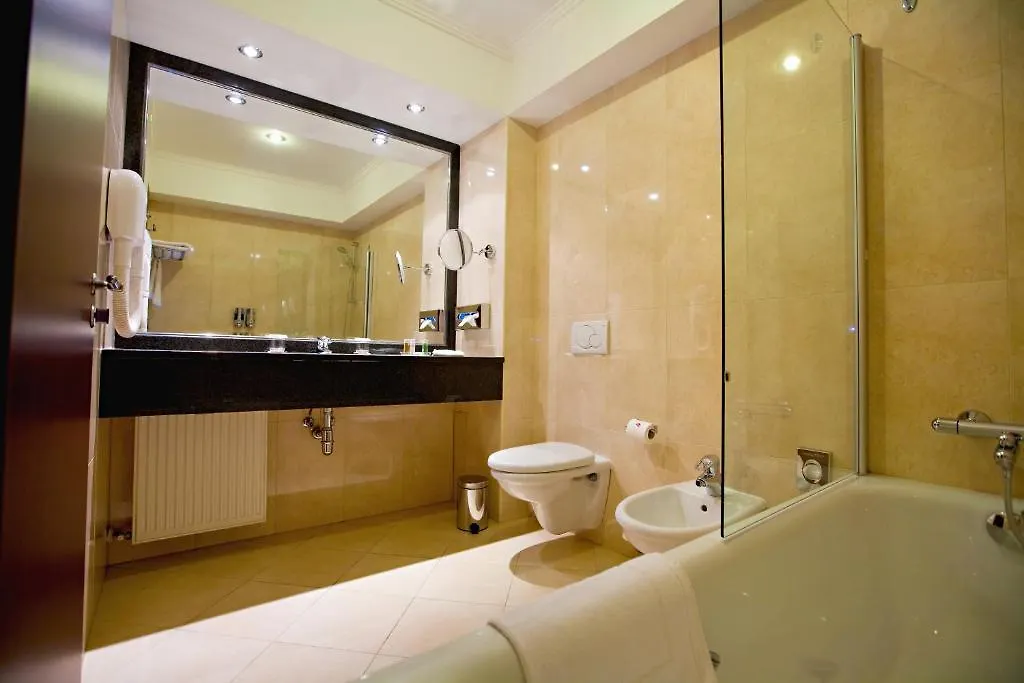 Ramada Hotel & Suites By Wyndham Bucharest North