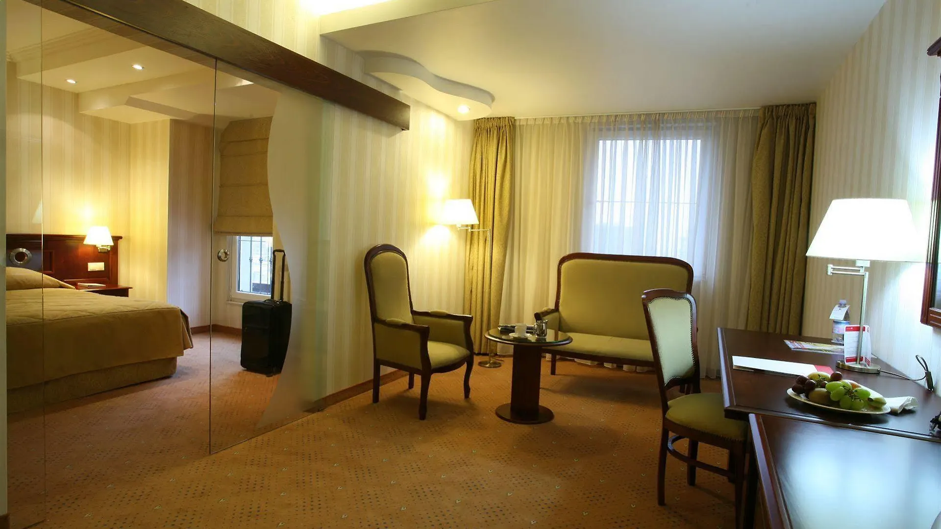 Ramada Hotel & Suites By Wyndham Bucharest North