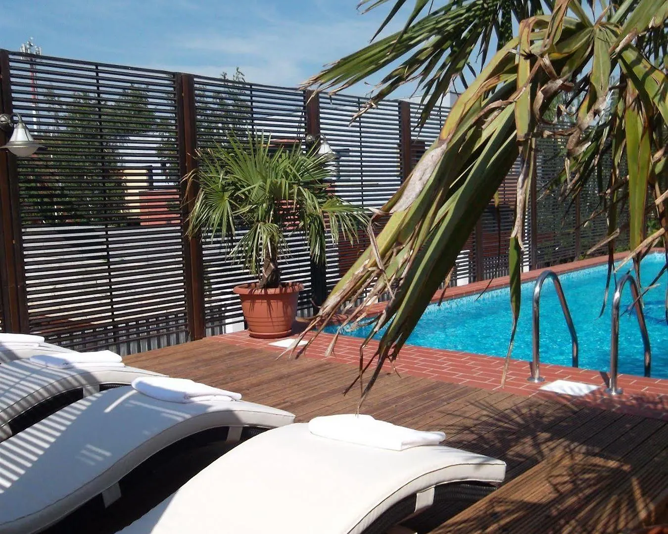 Ramada Hotel & Suites By Wyndham Bucharest North 4*,