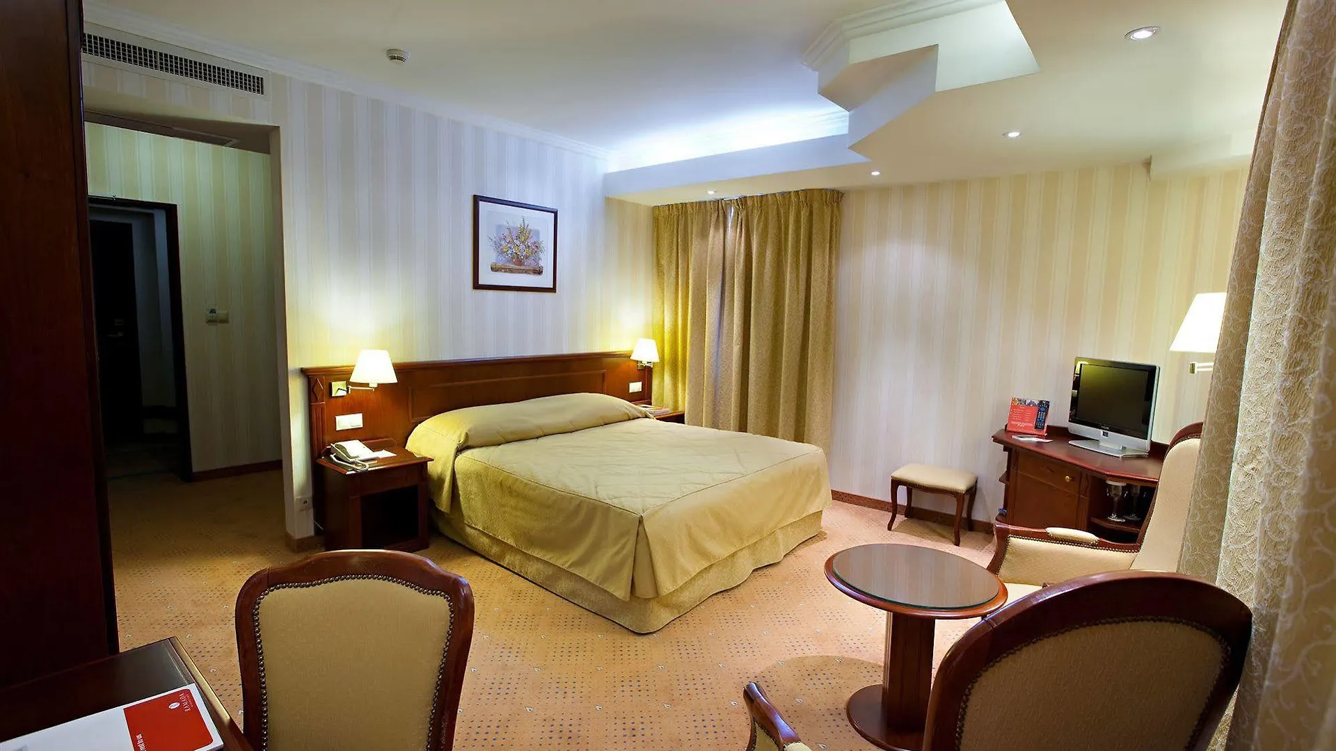 Ramada Hotel & Suites By Wyndham Bucharest North