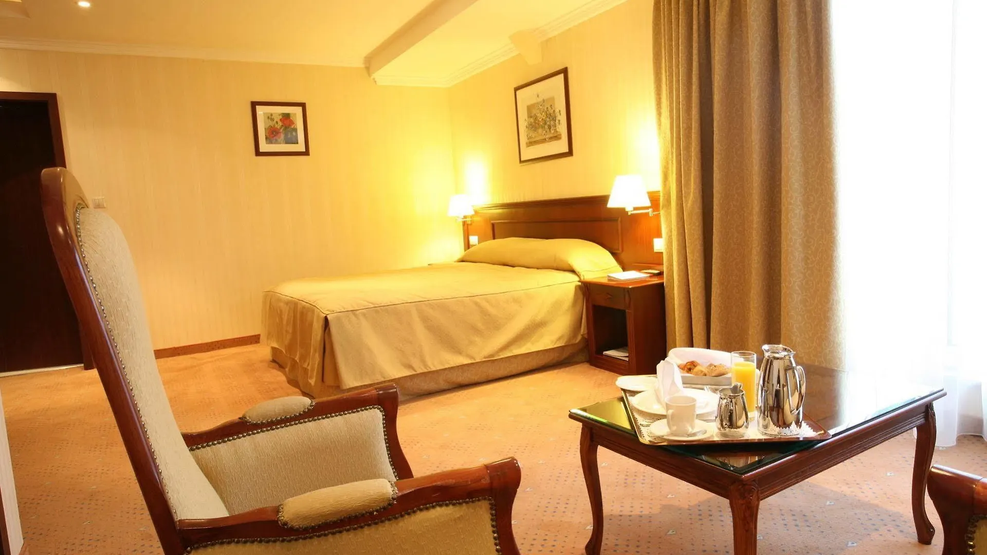 Ramada Hotel & Suites By Wyndham Bucharest North 4*,