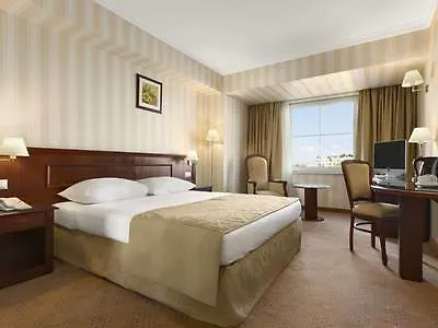 Ramada Hotel & Suites By Wyndham Bucharest North